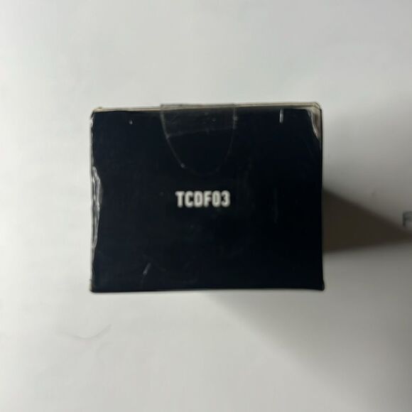 NYX Total Control Drop Foundation- Porcelain TCDF03 - Picture 4 of 11